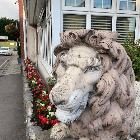 The Masons Arms Hotel Bridgend  Bagian luar foto